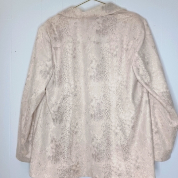 𝅺chico's Elongated Faux Suede Snake Print Moto Jacket Size 3 - Picture 3 of 8